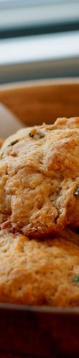 Cheddar Garlic Biscuits