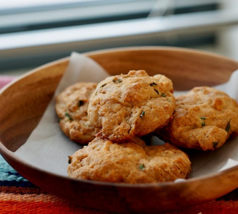 Cheddar Garlic Biscuits