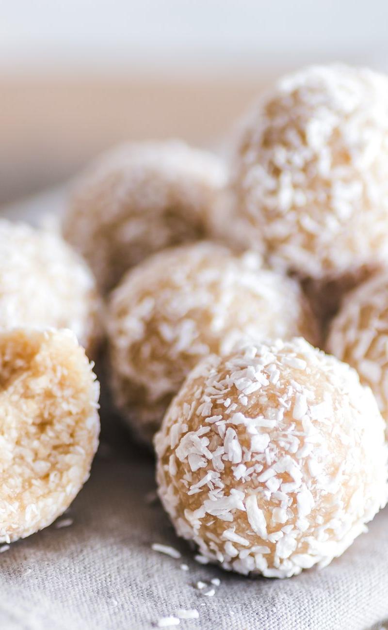 10-Min Coconut Date Energy Balls