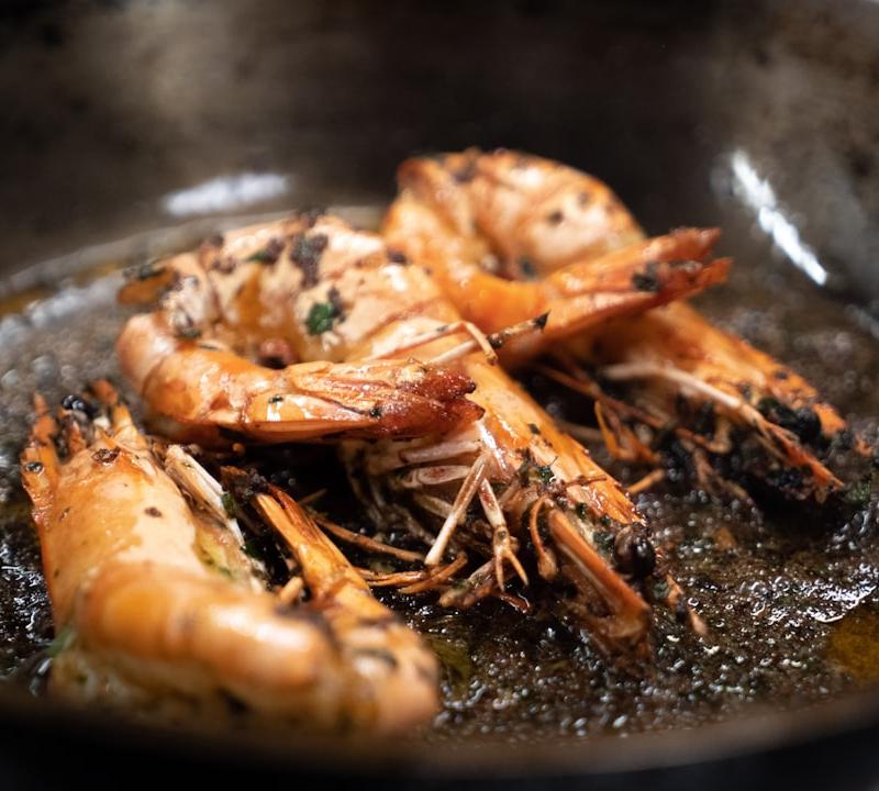 10-Min Air Fryer Garlic Butter Shrimp