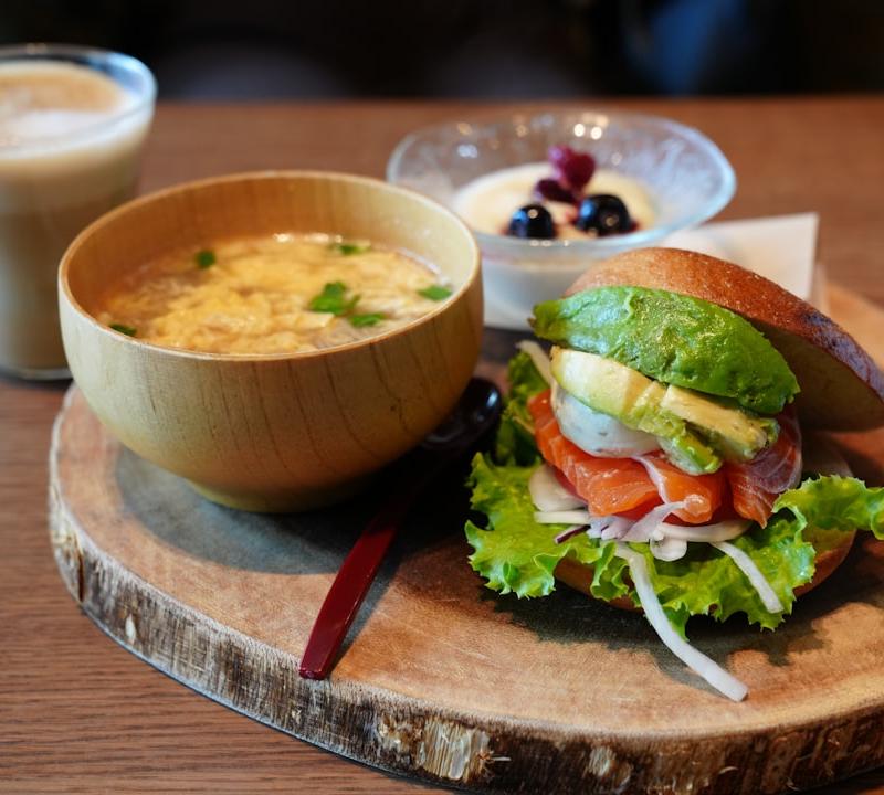Avocado Bagel with Crispy Edges
