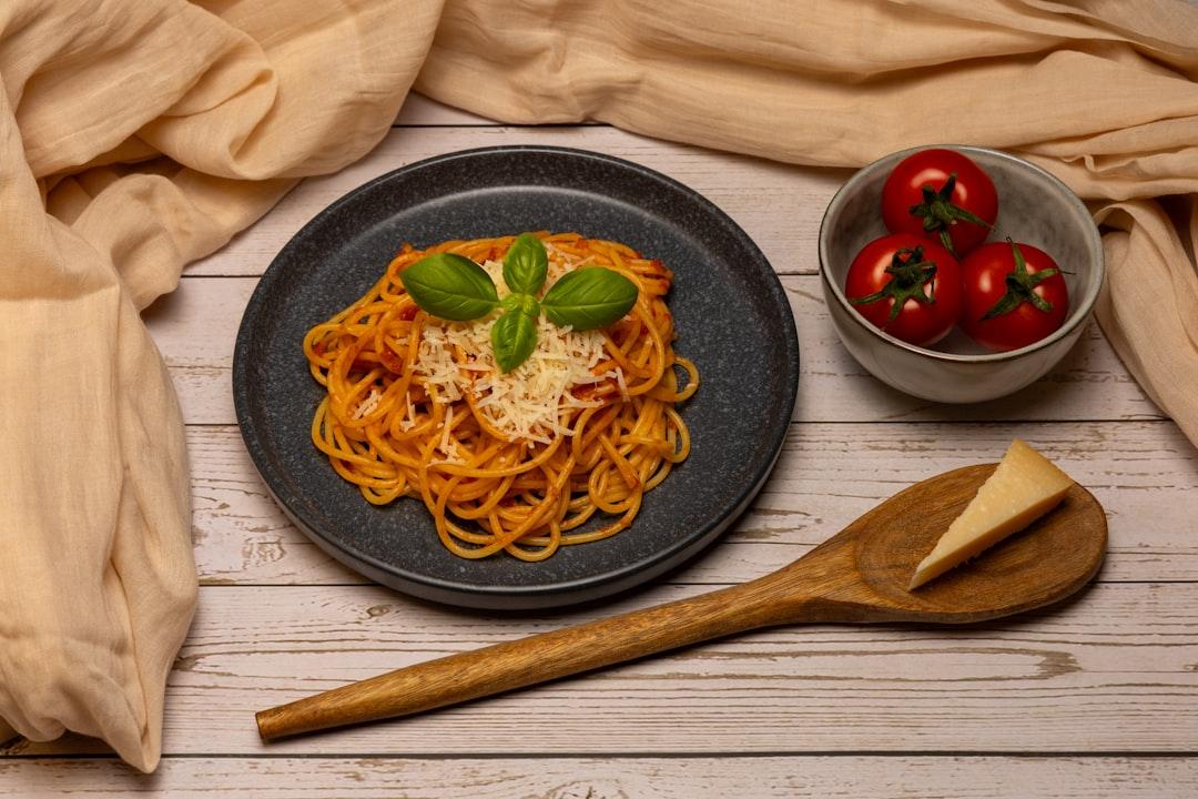 Fresh Tomato Pasta With Basil