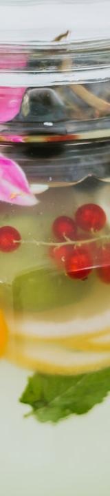 5-Minute Berry Mint Water