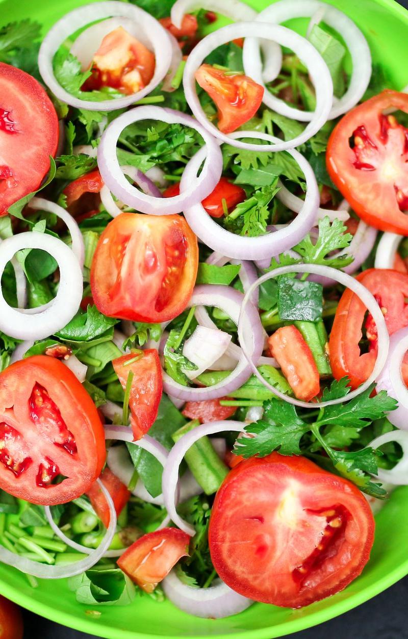 Tomato & Red Onion Salad