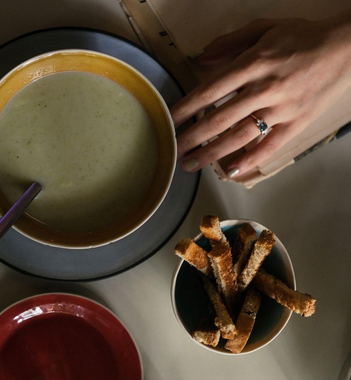 Creamy Zucchini Soup with Croutons