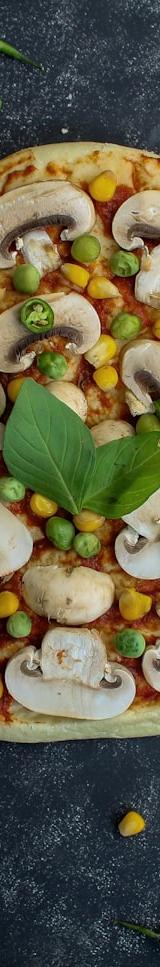 5-Min Veggie Naan Pizza