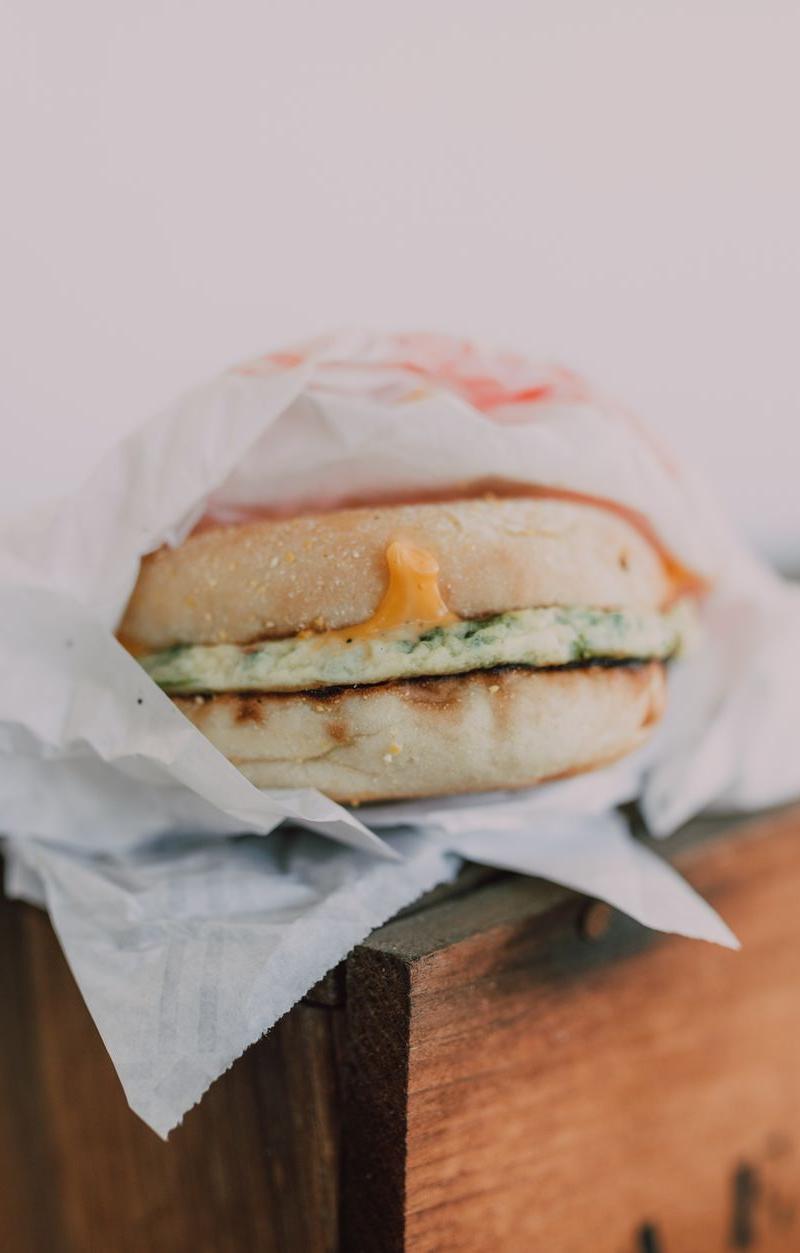5-Min Cheesy Egg Muffin