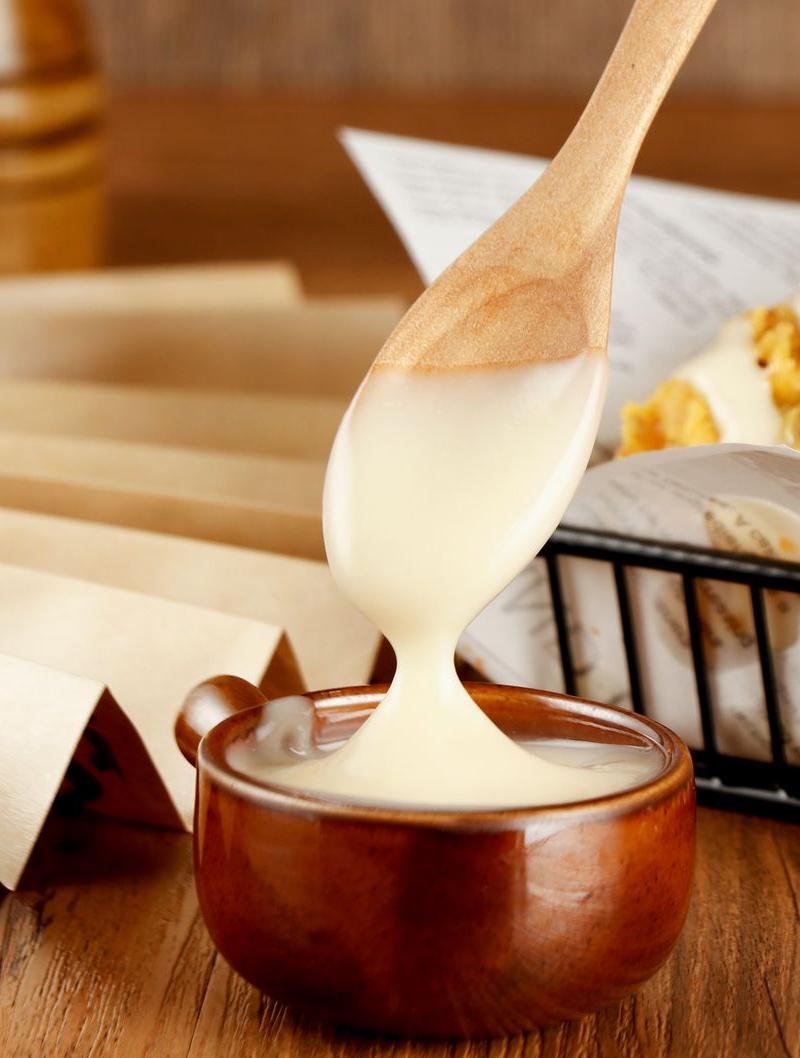 10-Minute Smooth Cheddar Sauce