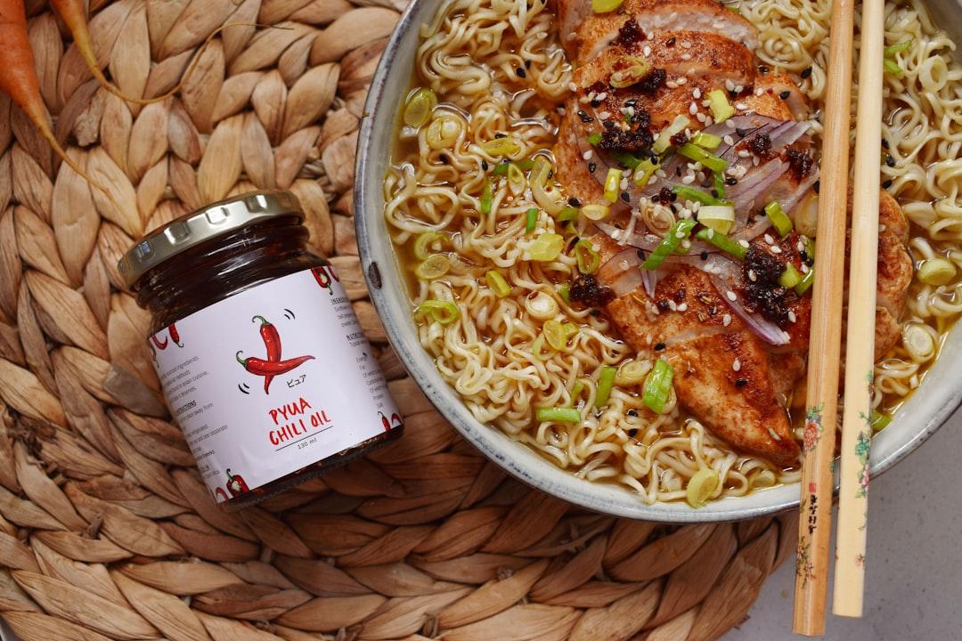 Chili Oil Spaghetti with Sliced Chicken