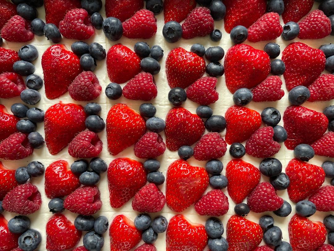 Berry Frozen Yogurt Bark