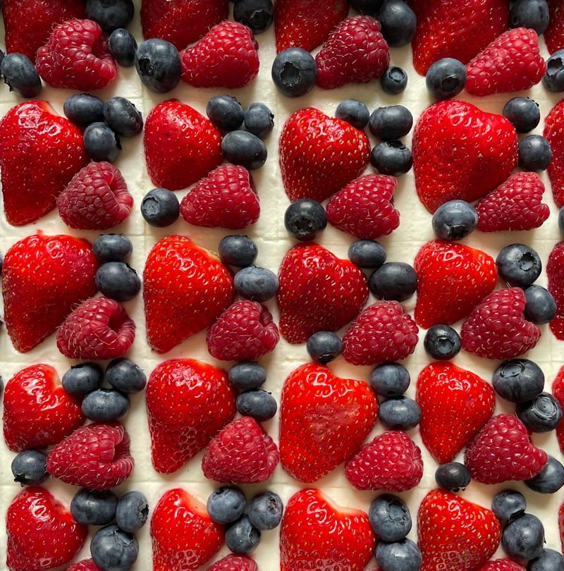 Berry Frozen Yogurt Bark