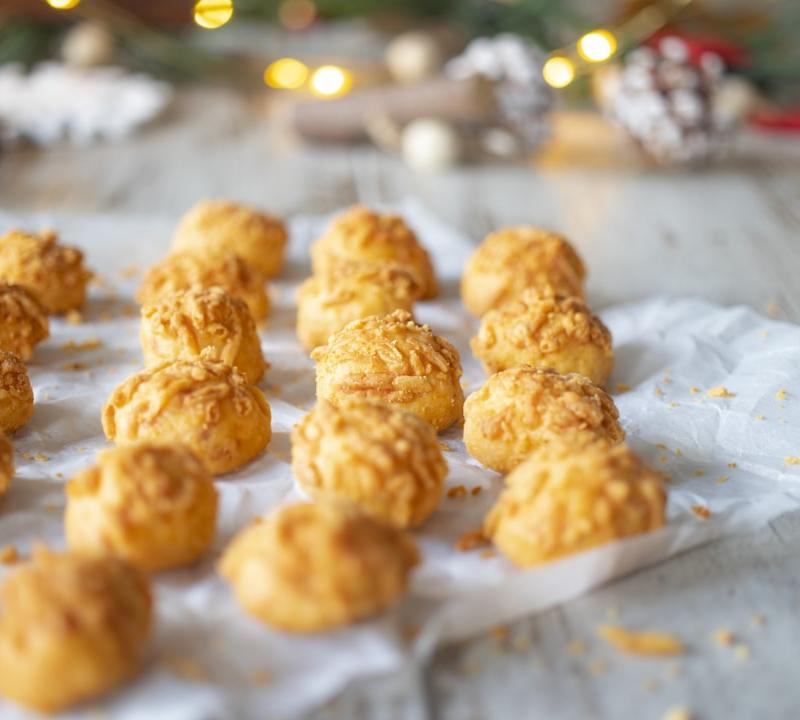 3-Ingredient Coconut Macaroons