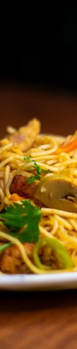 20-Min Chili-Soy Chicken Lo Mein