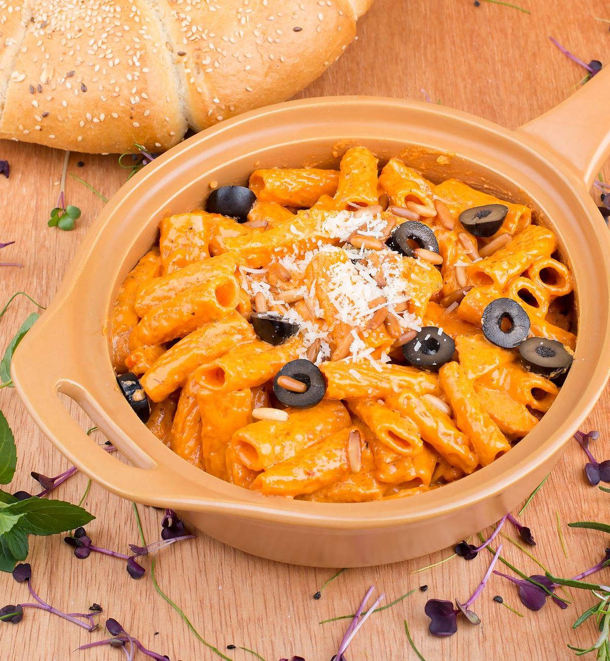 Beef & Mozzarella Rigatoni Bake