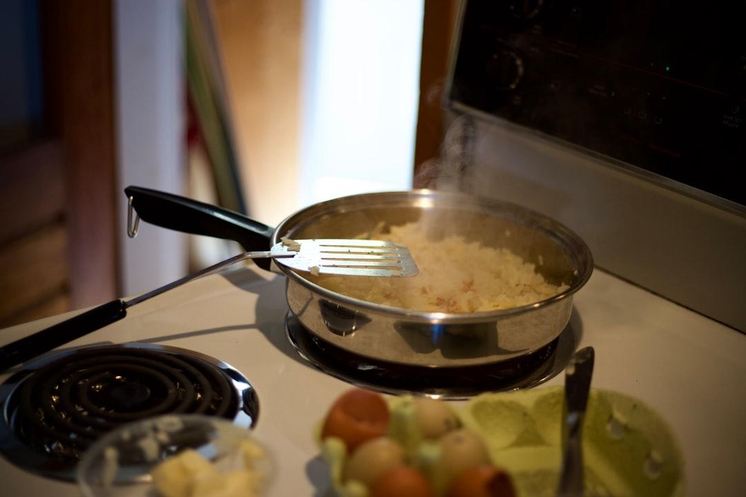 Garlic Cauliflower Rice & Eggs