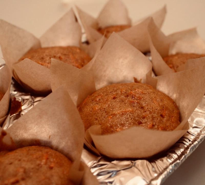 4-Ingredient Applesauce Muffins