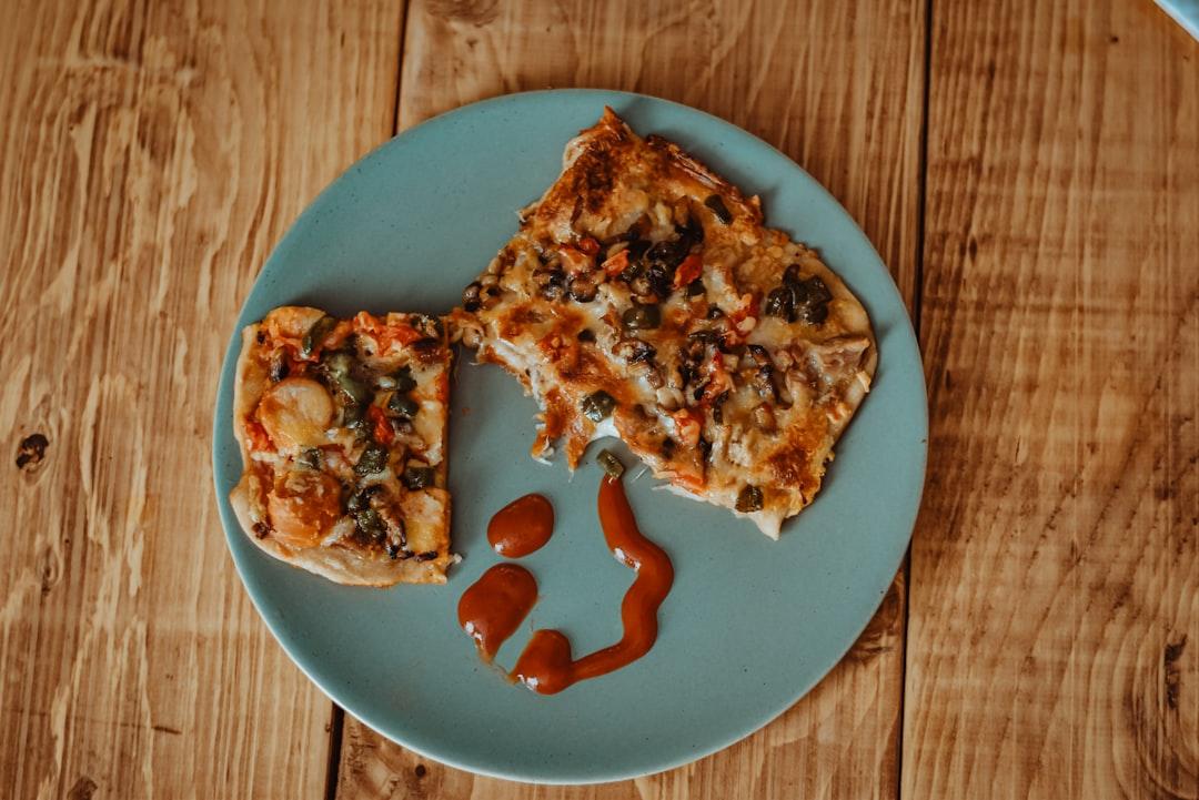 Cheesy Bacon Breakfast Pizza