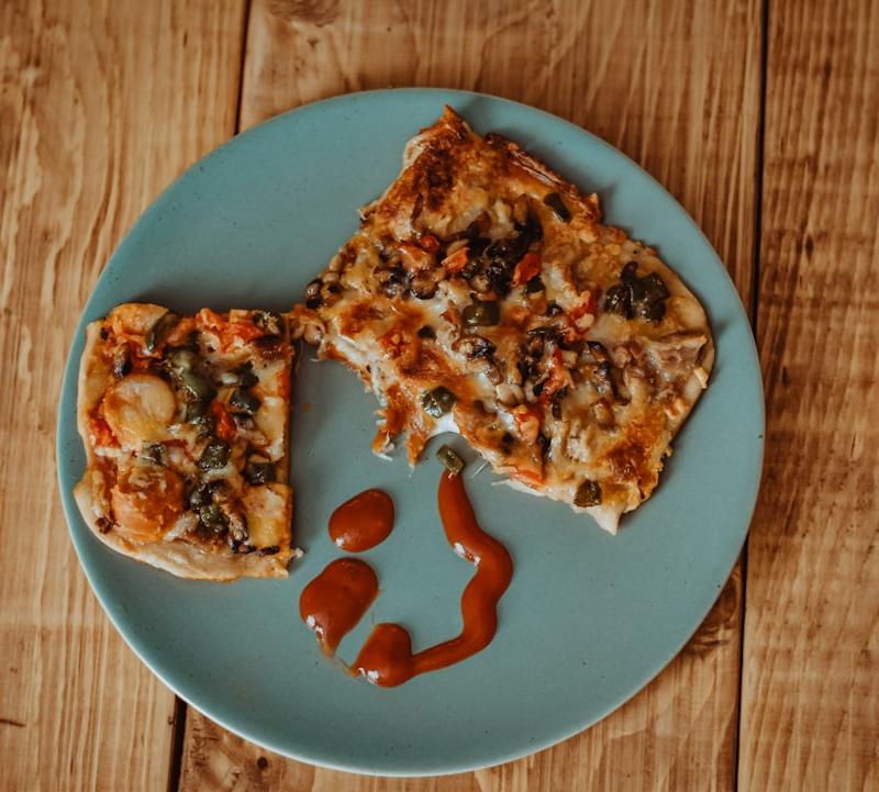 Cheesy Bacon Breakfast Pizza
