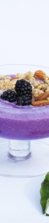 Blackberry Honey Yogurt Parfait