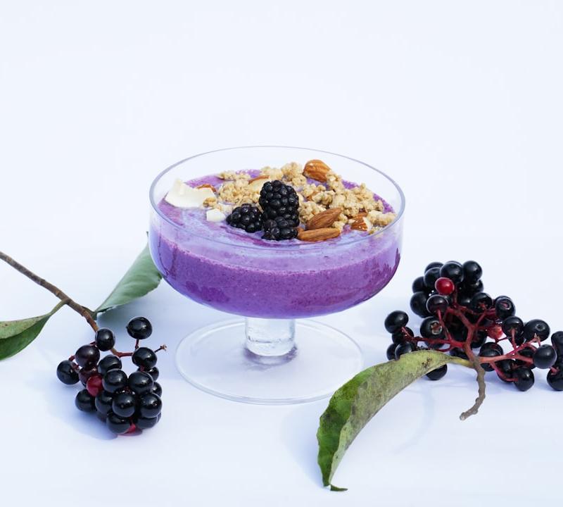Blackberry Honey Yogurt Parfait