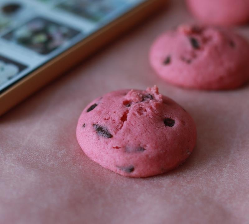 4-Ingredient Strawberry Butter Cookies