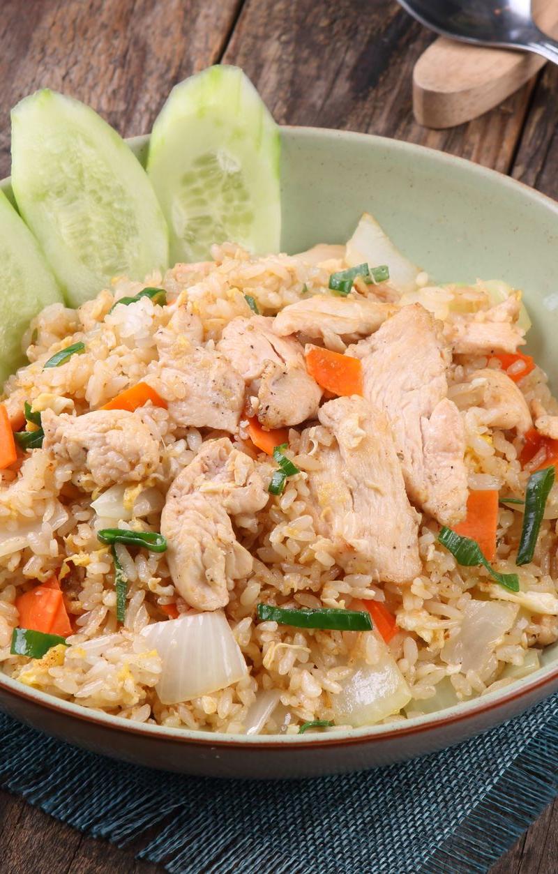 One-Pot Chicken & Rice with Cucumber