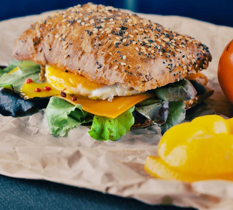 Crispy Bacon & Egg Bagel Sandwich