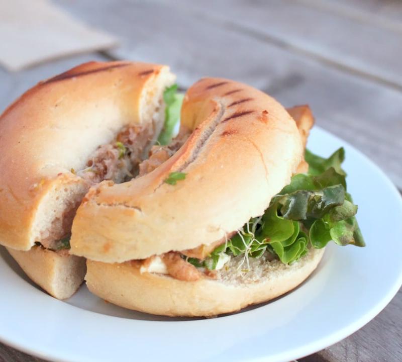 5-Minute Hummus Veggie Bagel