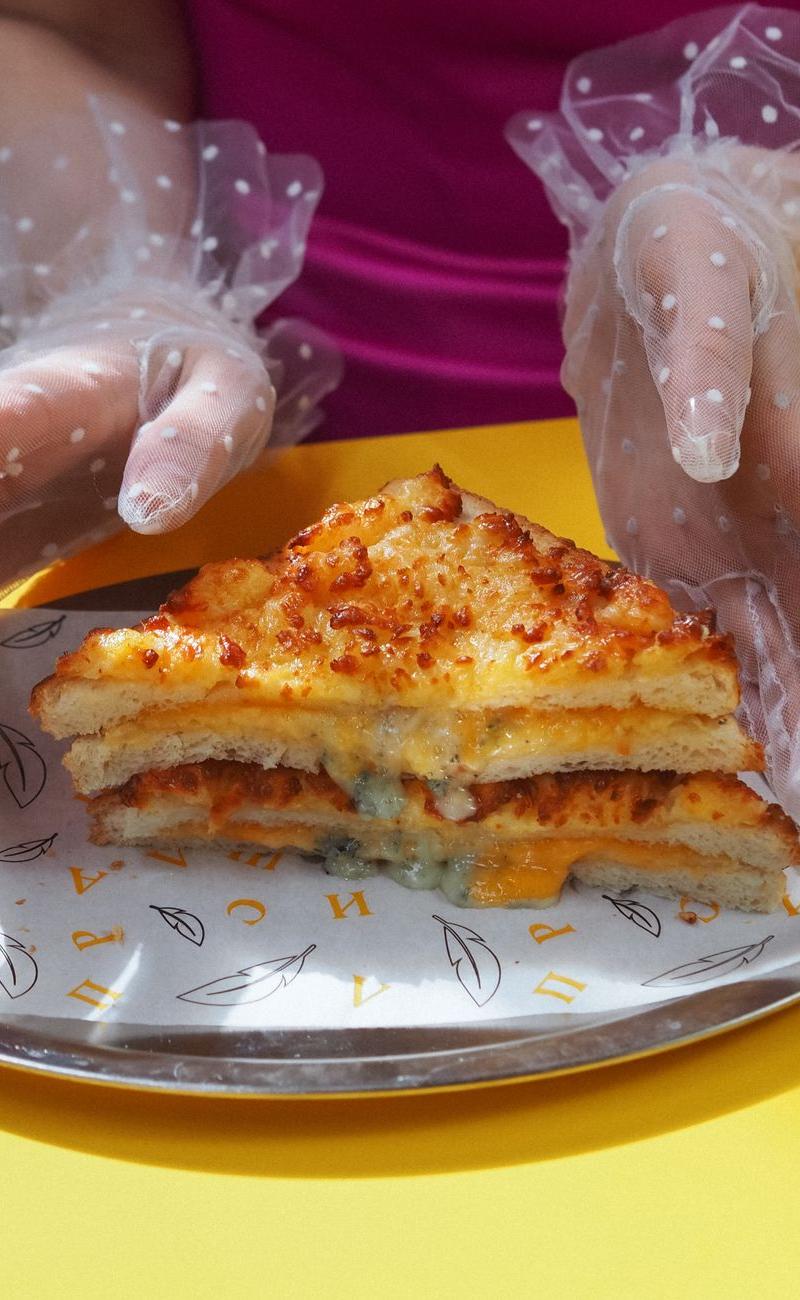 Garlic Butter Mozzarella Grilled Cheese