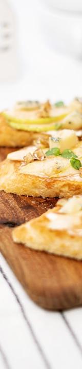 Honey Ricotta Crostini with Pears
