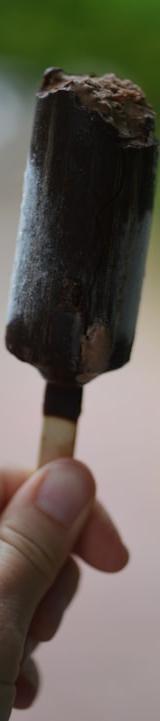 3-Ingredient Chocolate Banana Pops