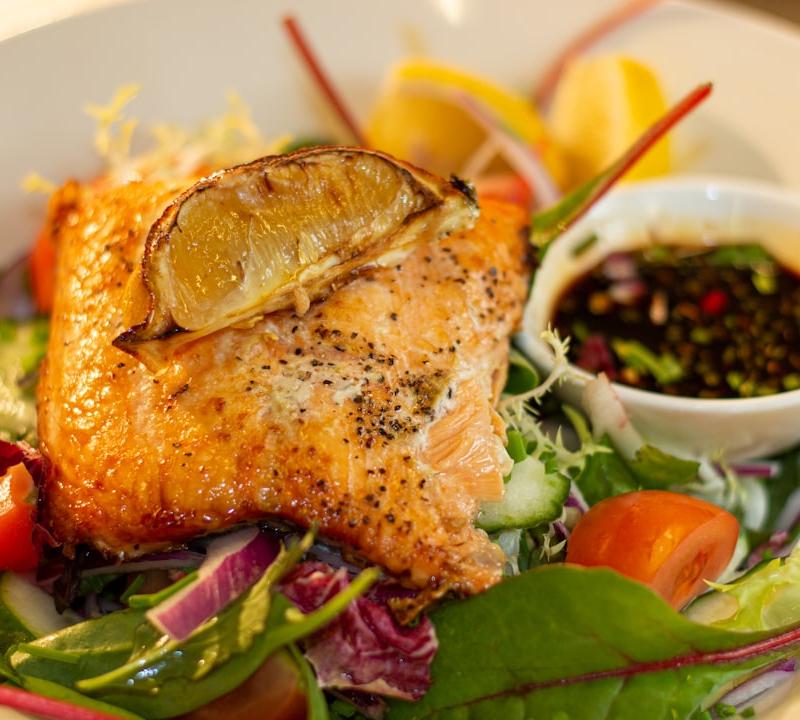 Grilled Lemon Pepper Salmon with Garden Salad