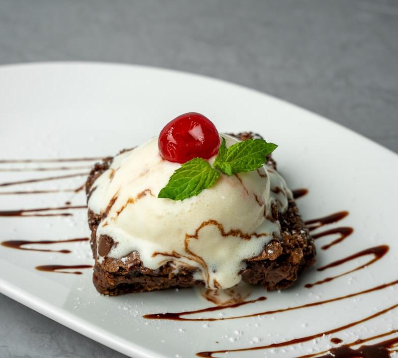 5-Minute Brownie Sundae
