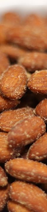 10-Min Crispy Paprika Almonds
