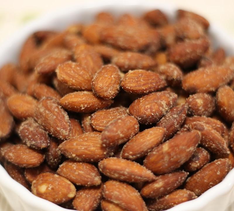 10-Min Crispy Paprika Almonds