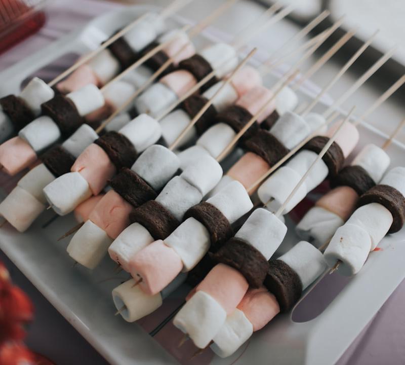 Chocolate-Dipped Marshmallow Pops