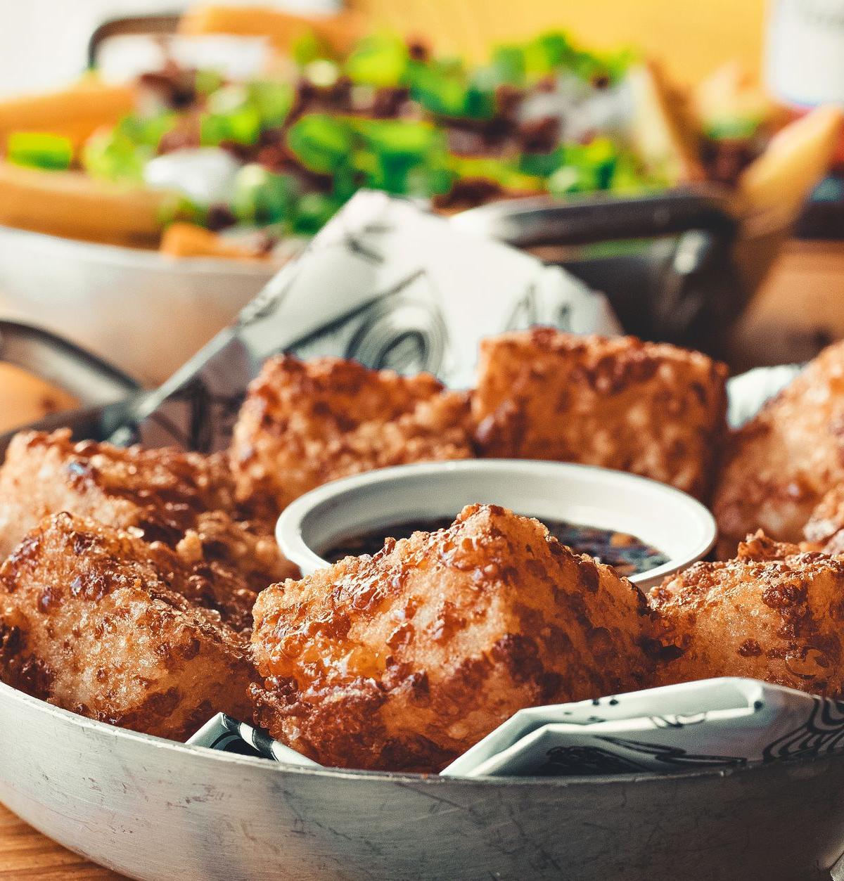Crispy Halloumi Popcorn with Fries & Dip
