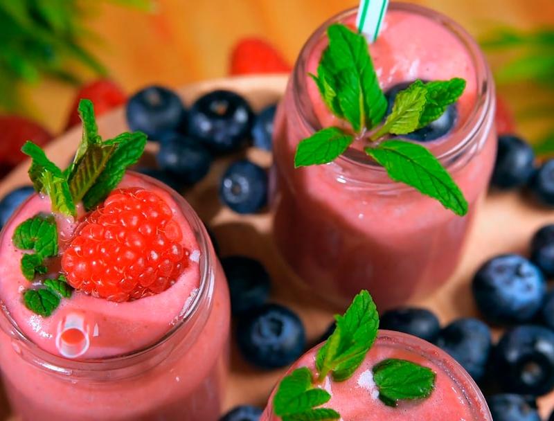 5-Min Vanilla Berry Smoothie