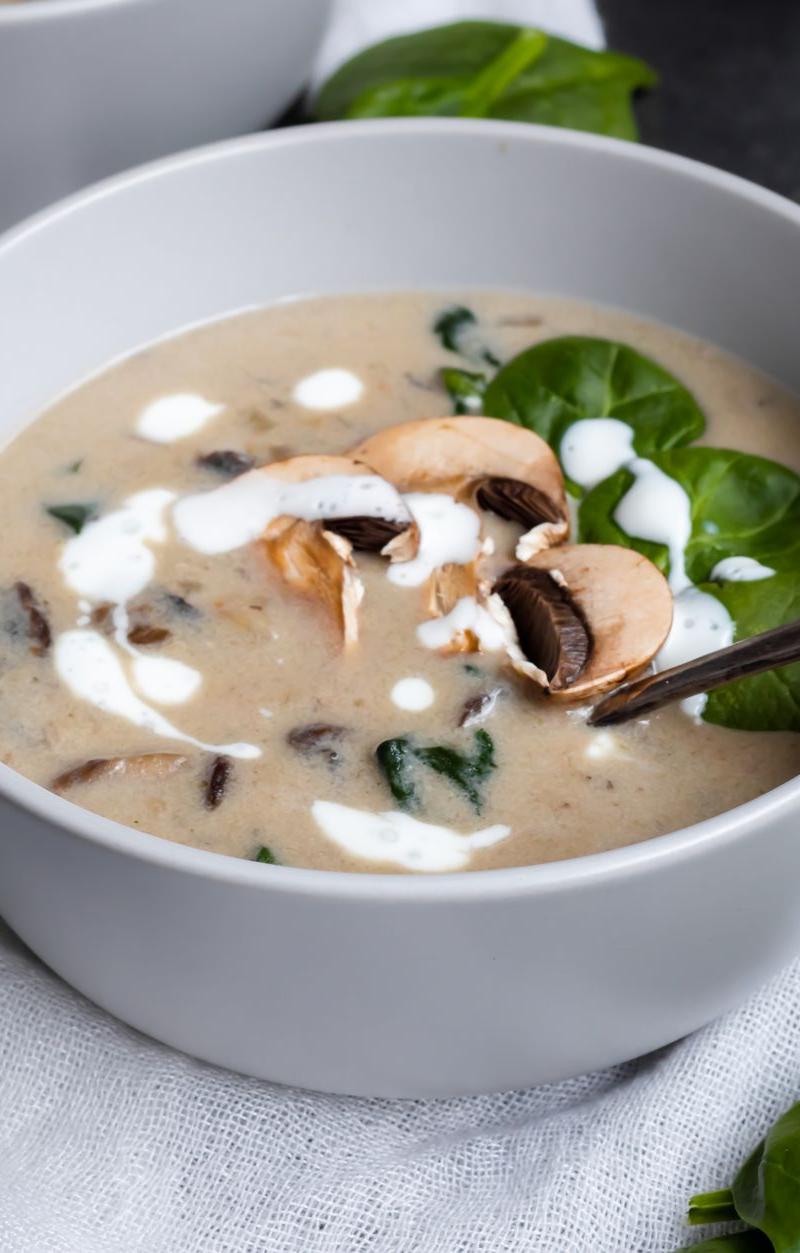 Garlicky White Bean & Spinach Soup
