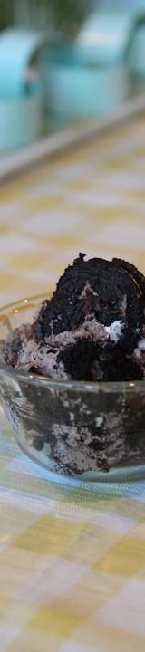 Cookies and Cream Overnight Oats