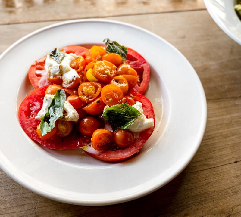 Tomato Burrata Salad