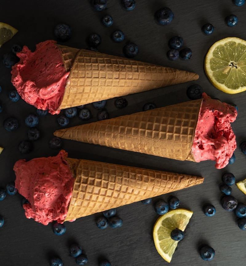 5-Min Mixed Berry Frozen Yogurt Swirl