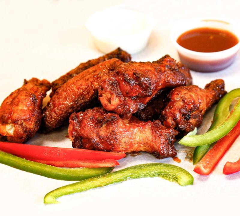 20-Min Grilled BBQ Chicken Wings & Peppers
