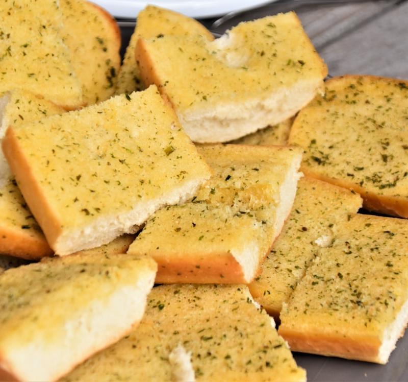 Golden Garlic Bread