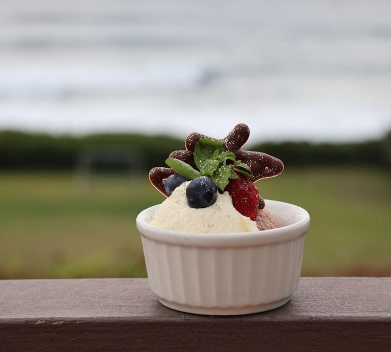 5-Min Berry Yogurt Swirl