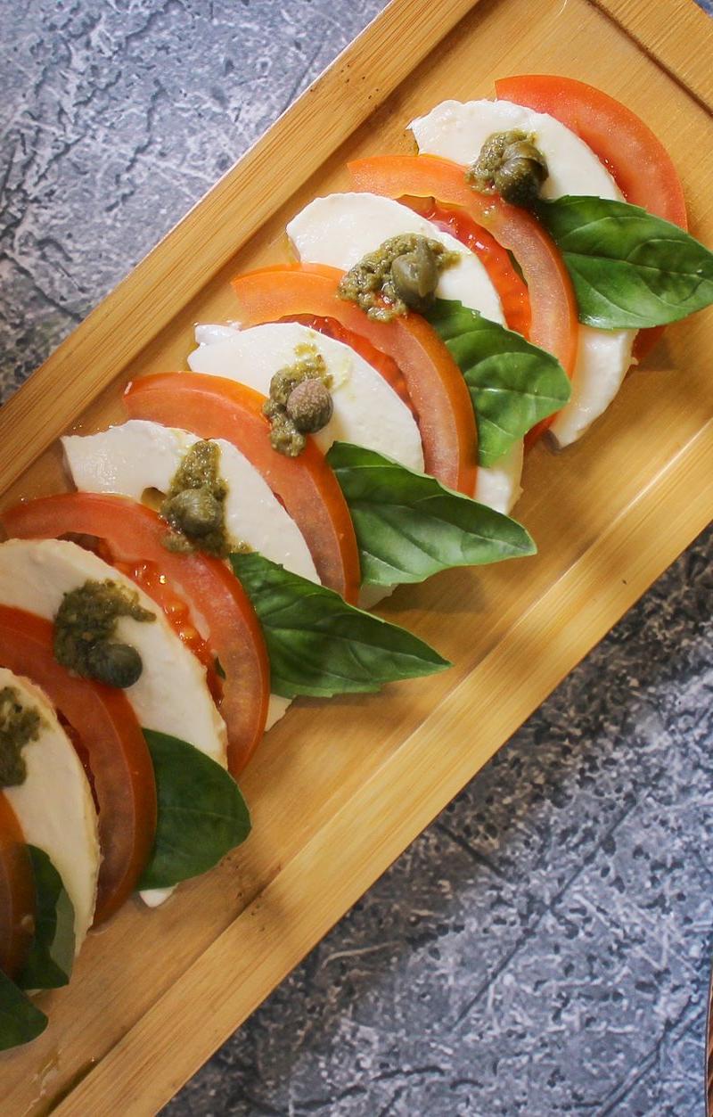 Caprese Avocado Salad