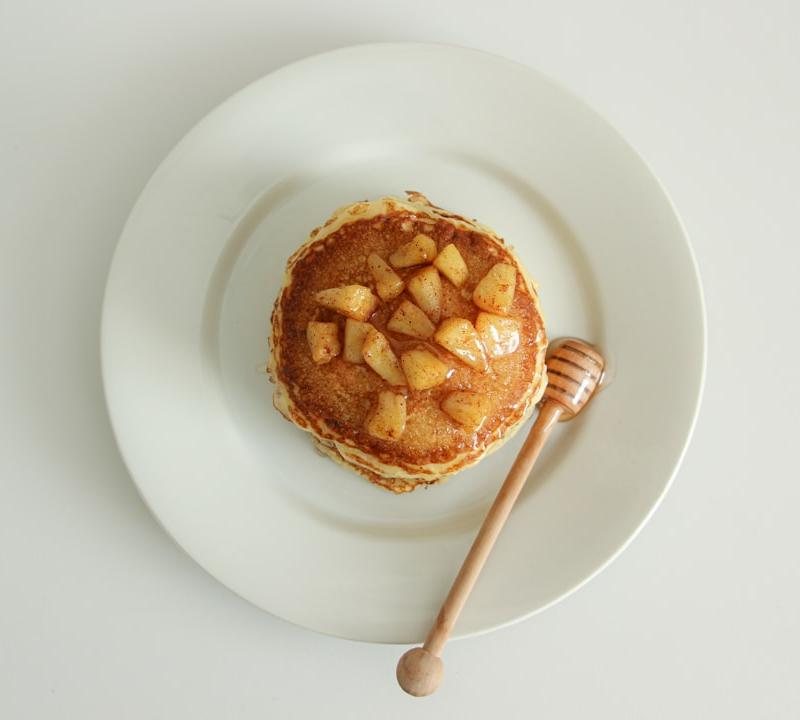 Apple Cinnamon Pancakes with Honey