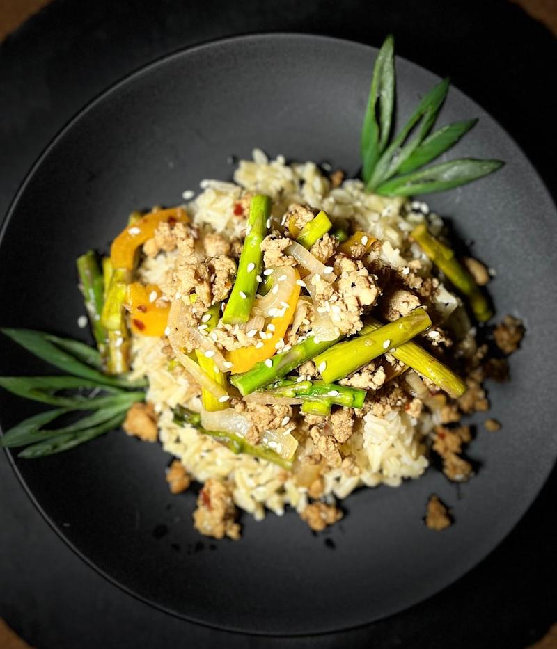 Garlic Cauliflower Rice Skillet