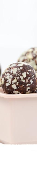 15-Minute Chocolate Peanut Energy Bites
