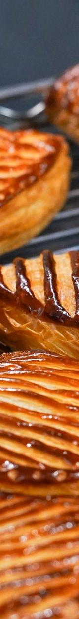 20-Min Crispy Apple Turnovers